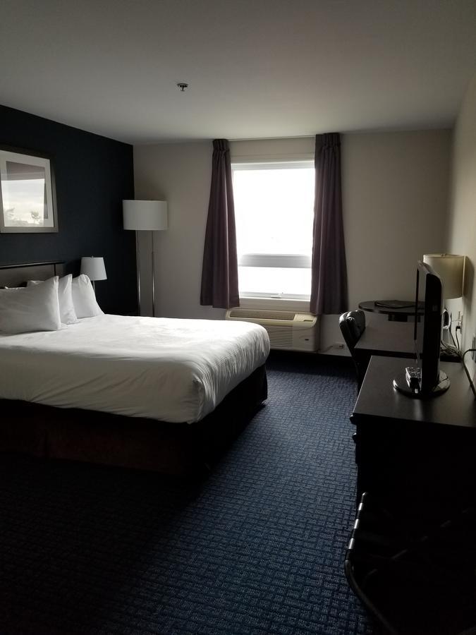 Super 8 By Wyndham Lachenaie/Terrebonne Habitación foto